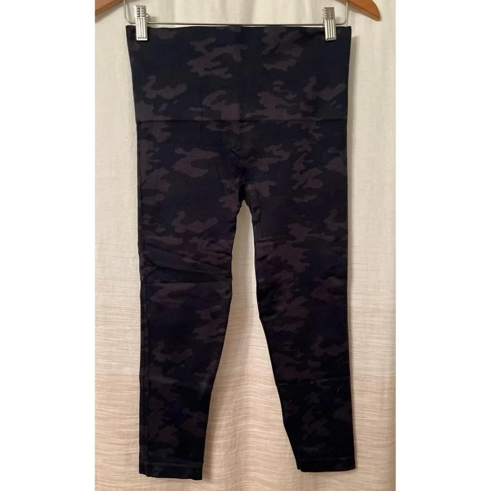 Spanx Look At Me High Waisted Seamless Camo Legging Medium